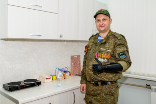 Школа пользования протезом руки