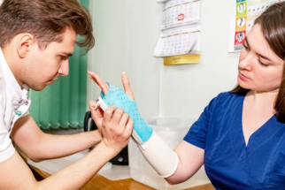 Тутор из турбокаста — это современный ортез, который изготавливается индивидуально по форме конечнос